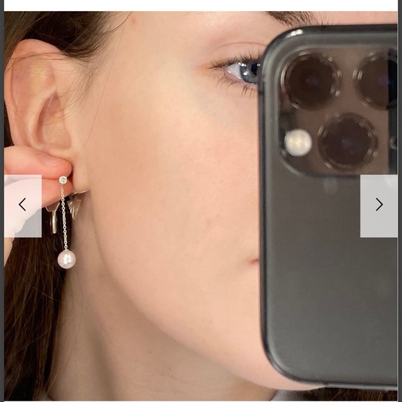 TIFFANY Signature Pearls Drop White Gold Earrings - Picture 2 of 6